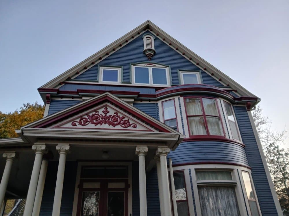 Victorian exterior, multi-color restoration